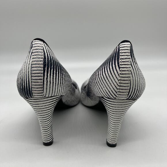 Lori Goldstein Collection Novelty Pumps Size 11 M Zebra Print Leather - Picture 7 of 9